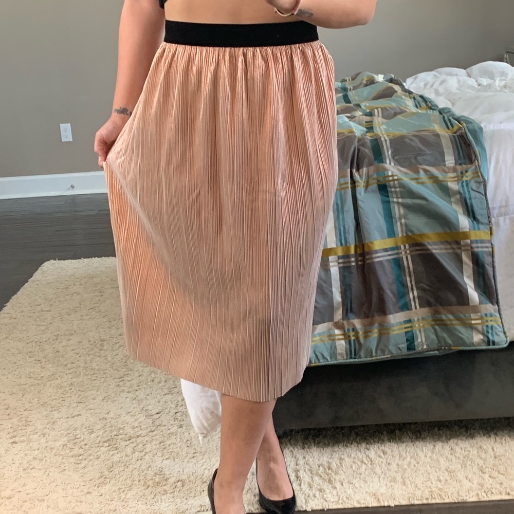 Beautiful rose gold (slightly) pleaded skirt